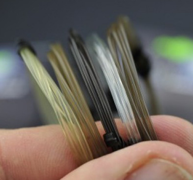 KORDA | DARK MATTER LEADER QC SWIVEL 30LB 50CM